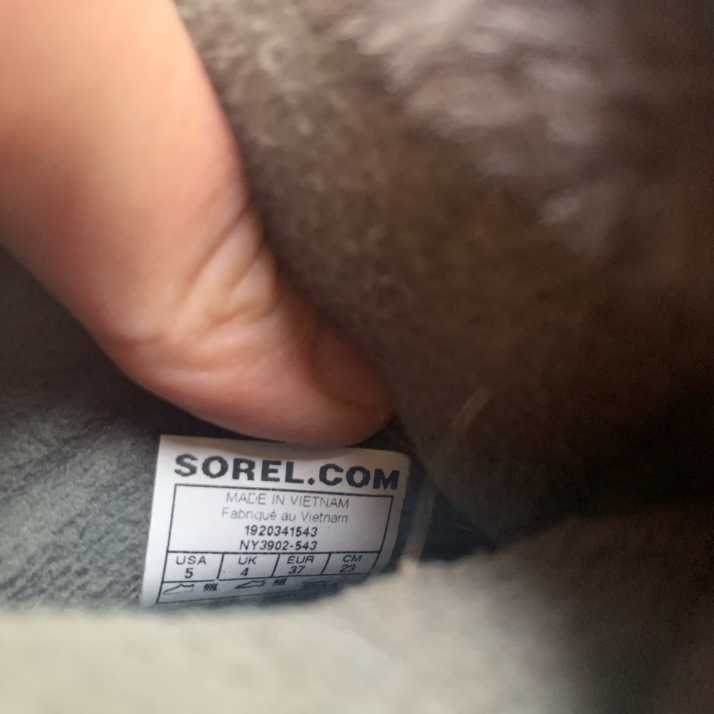 Sorel Women's Maroon Snow Boots Like New Size 5 Mid Calf Casual Shoes Footwear - Picture 5 of 5